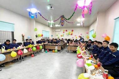 JWELL жаңы жыл күнүн бата жана күлкү менен тосуп ал